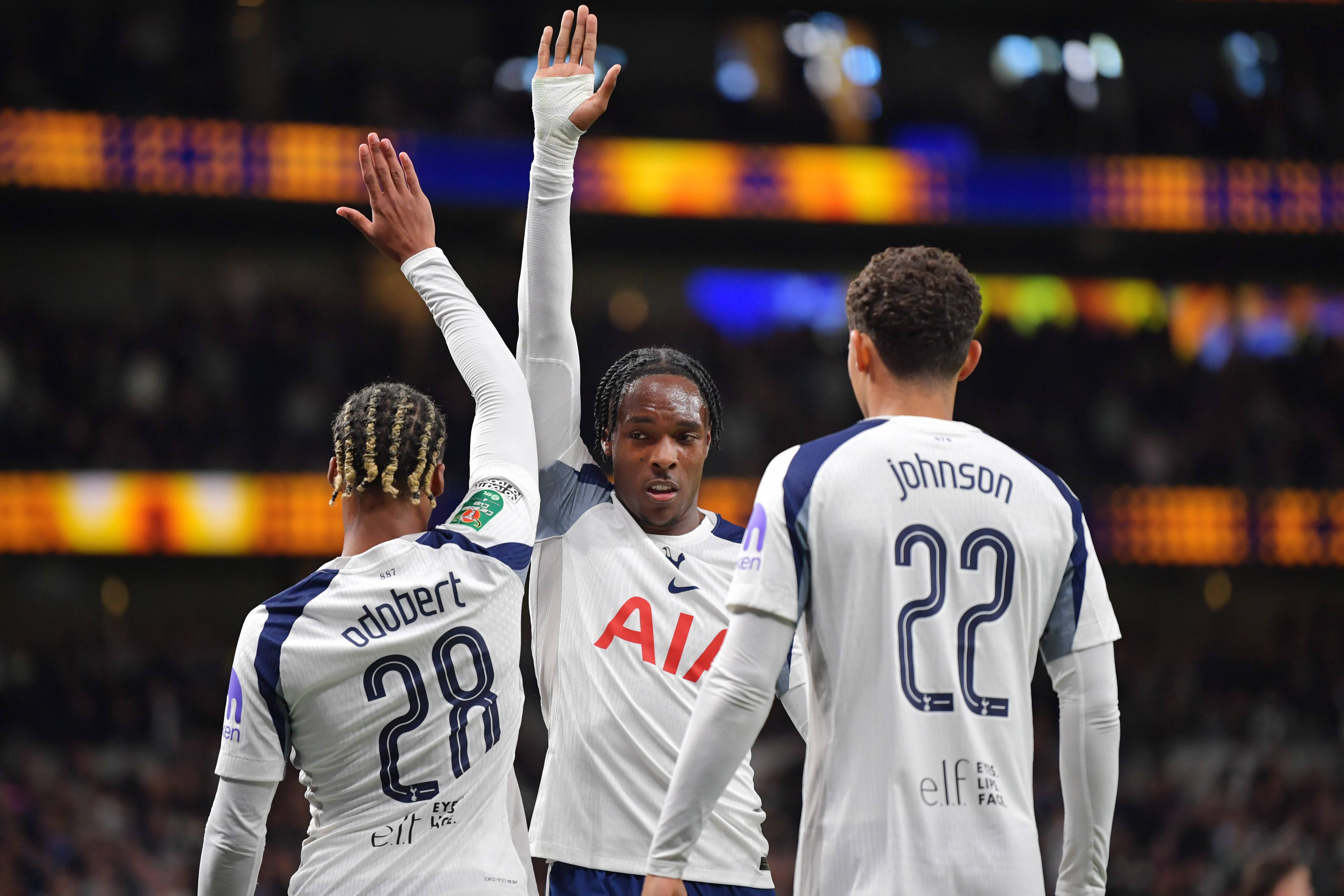 英雄联盟2025总决赛-今晚斯图加特备战葡超，迎来里程碑细节曝光，话题不断，阵容厚度经受考验的简单介绍