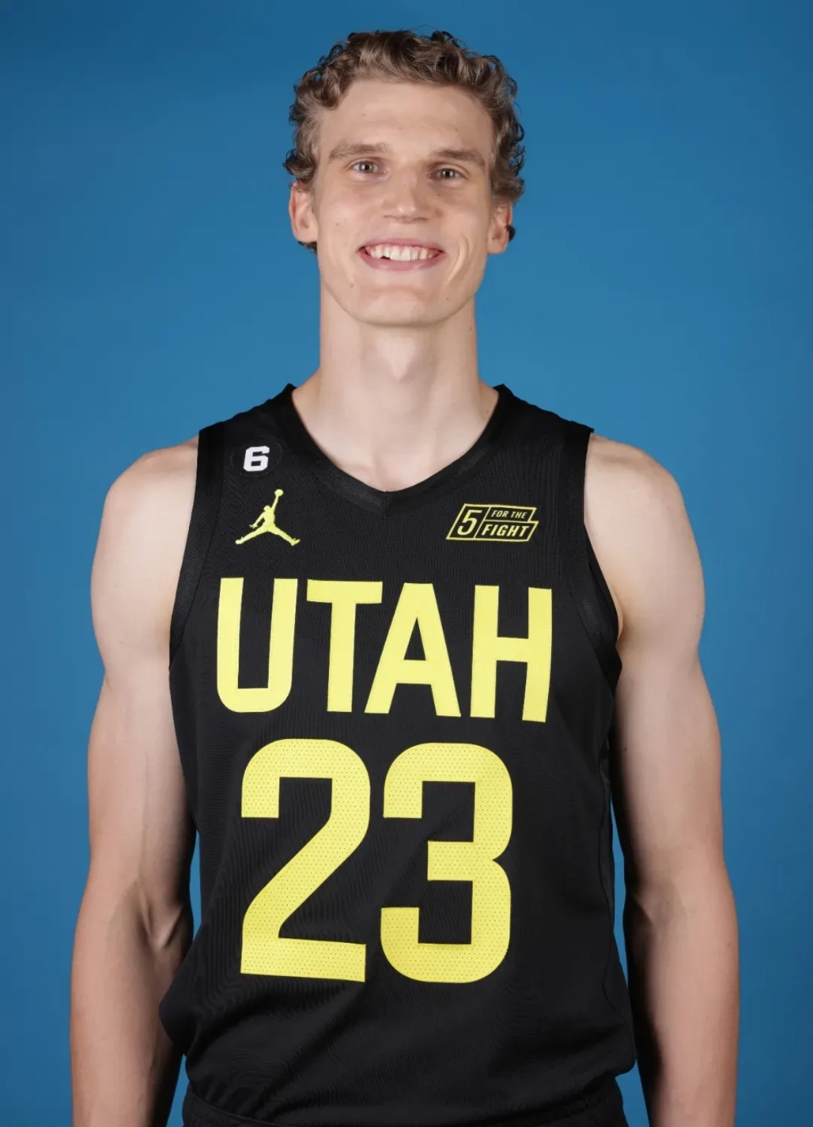 英雄联盟2025总决赛-孟菲斯灰熊今夜调整名单；志在NBA常规赛名次提升；赛场秩序良好；团队化学反应显著的简单介绍