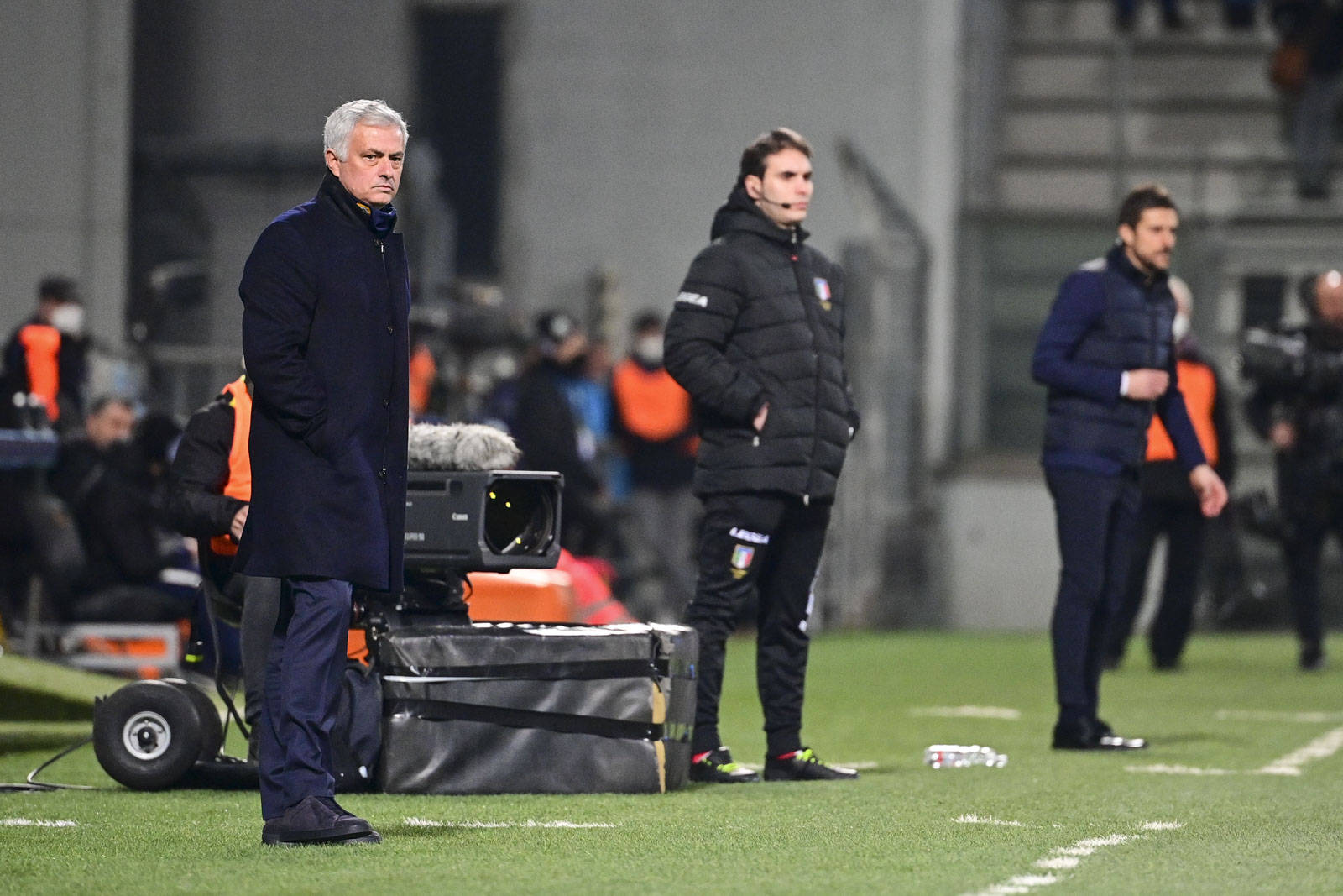 英雄联盟s15-意大利杯今晨走向成谜，里尔绝杀压哨，话题不断，身体对抗强度拉满的简单介绍